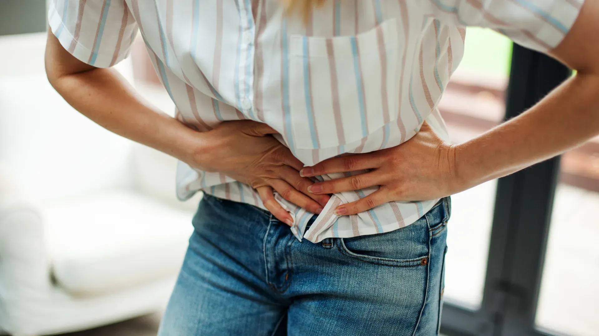 Woman Diagnosed with Stage 4 Bowel Cancer Shares the 4 Subtle Symptoms Everyone Should Know About